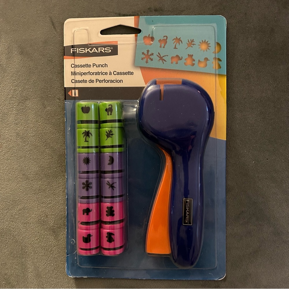 FISKARS 12 pcs teeny tiny cassette punch - SEASONS